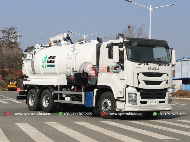 Sewer Vacuum and Jetting Truck ISUZU- Right Front Side